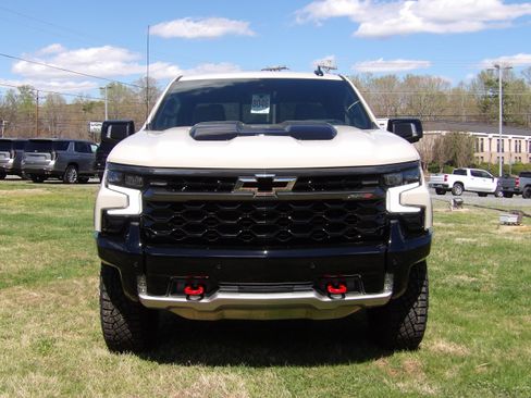New 2026 Chevrolet Silverado 1500 ZR2 image 8