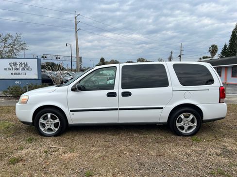 Used 2007 Chevrolet Uplander LS image 2