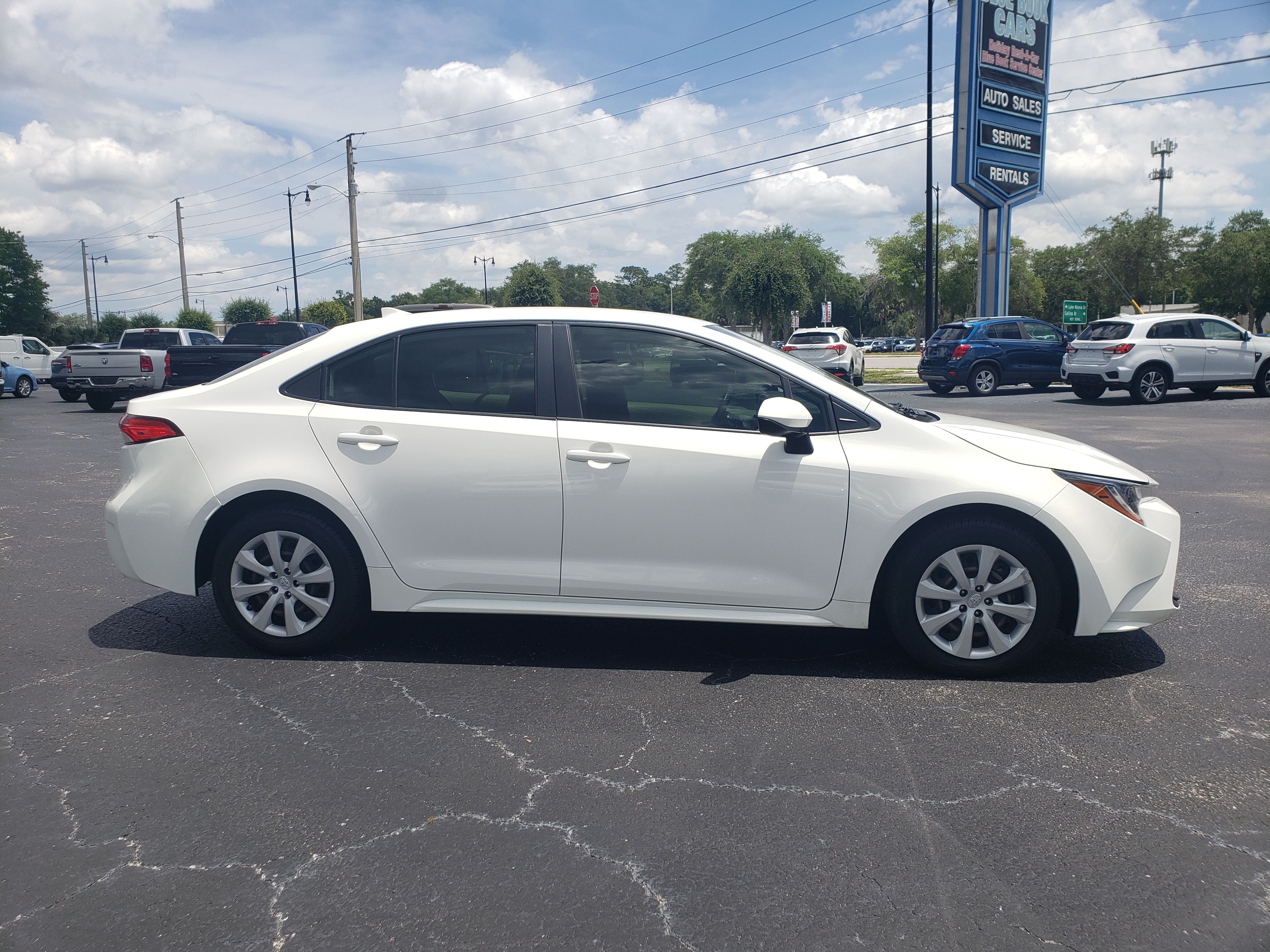 Used 2023 Toyota Corolla LE FWD image 6