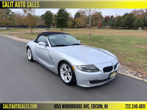 Used 2006 BMW Z4 3.0i image 1