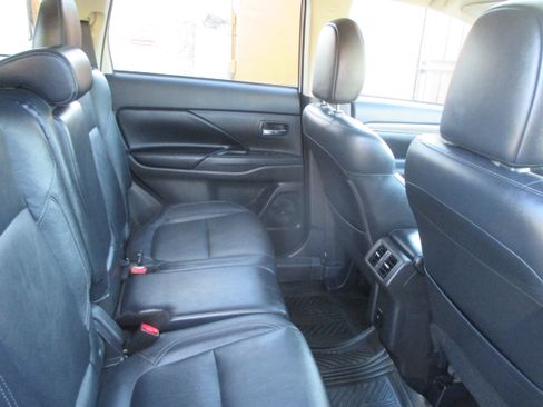 Used 2020 Mitsubishi Outlander SEL image 10