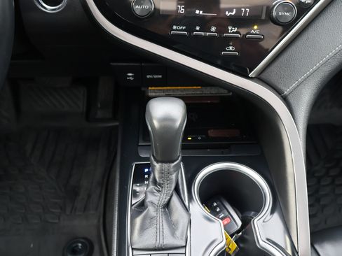 Used 2018 Toyota Camry XSE image 20