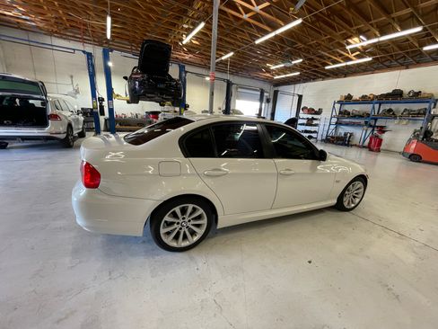 Used 2011 BMW 328i image 8