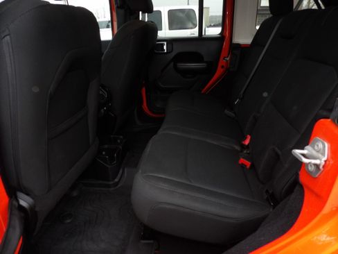 Used 2019 Jeep Wrangler Unlimited Sport image 16