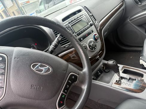 Used 2011 Hyundai Santa Fe GLS image 11