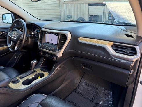 Used 2019 GMC Acadia Denali Ultimate image 10