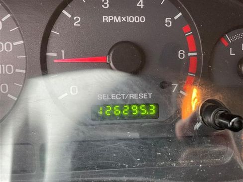 Used 2004 Ford Mustang image 19