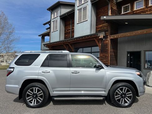 Used 2015 Toyota 4Runner Limited image 3