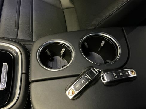 Used 2021 Porsche Panamera Turbo S image 6