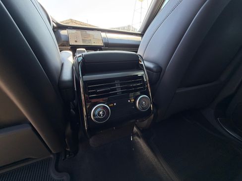 Used 2024 Land Rover Range Rover Sport Dynamic SE image 36