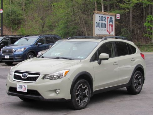 Used 2013 Subaru XV Crosstrek 2.0i Premium AWD/4WD image 1