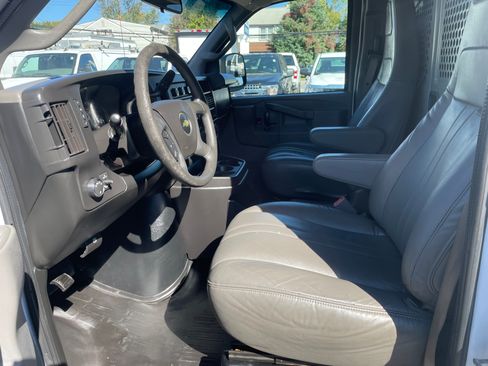 Used 2017 Chevrolet Express 2500 image 16