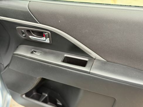 Used 2012 MAZDA MAZDA5 Sport image 16