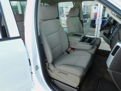 Used 2018 Chevrolet Silverado 1500 LT image 23