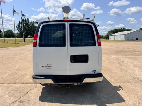Used 2014 Chevrolet Express 2500 RWD image 6