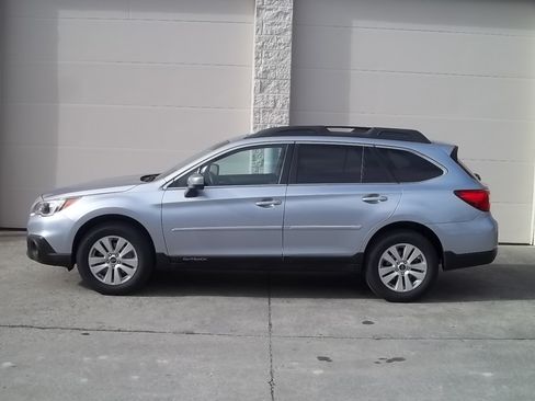 Used 2015 Subaru Outback 2.5i Premium image 7