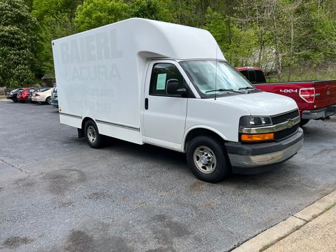 Used 2017 Chevrolet Express 3500 UNAVAIL RWD image 1