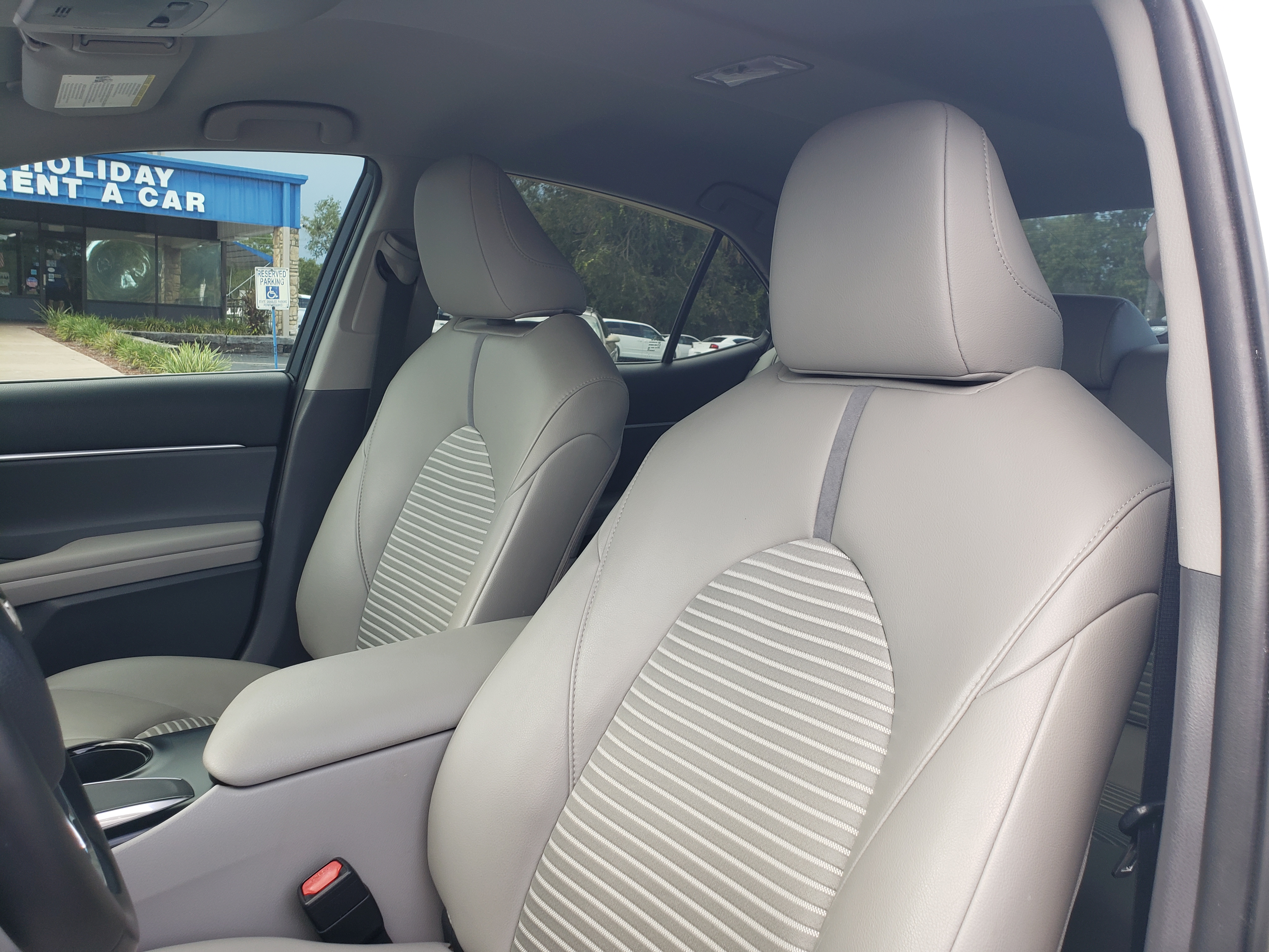 Used 2018 Toyota Camry SE Sedan FWD image 15