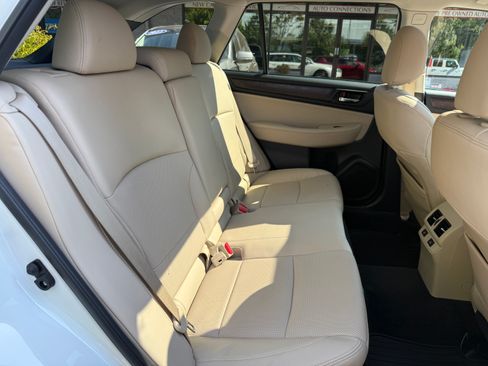 Used 2015 Subaru Outback 2.5i Limited AWD/4WD image 15