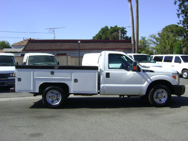 Used 2012 Ford F350 2WD Regular Cab Super Duty image 2