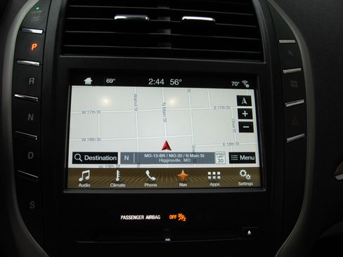Used 2017 Lincoln MKC Select image 13