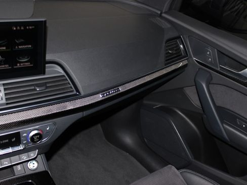 Used 2023 Audi SQ5 Premium image 25