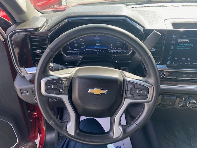 Used 2023 Chevrolet Silverado 1500 4x4 Crew Cab LT image 12