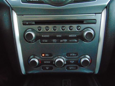 Used 2020 Nissan Pathfinder S image 21