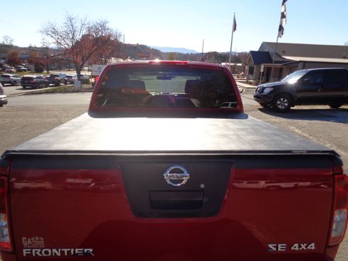 Used 2008 Nissan Frontier SE image 17