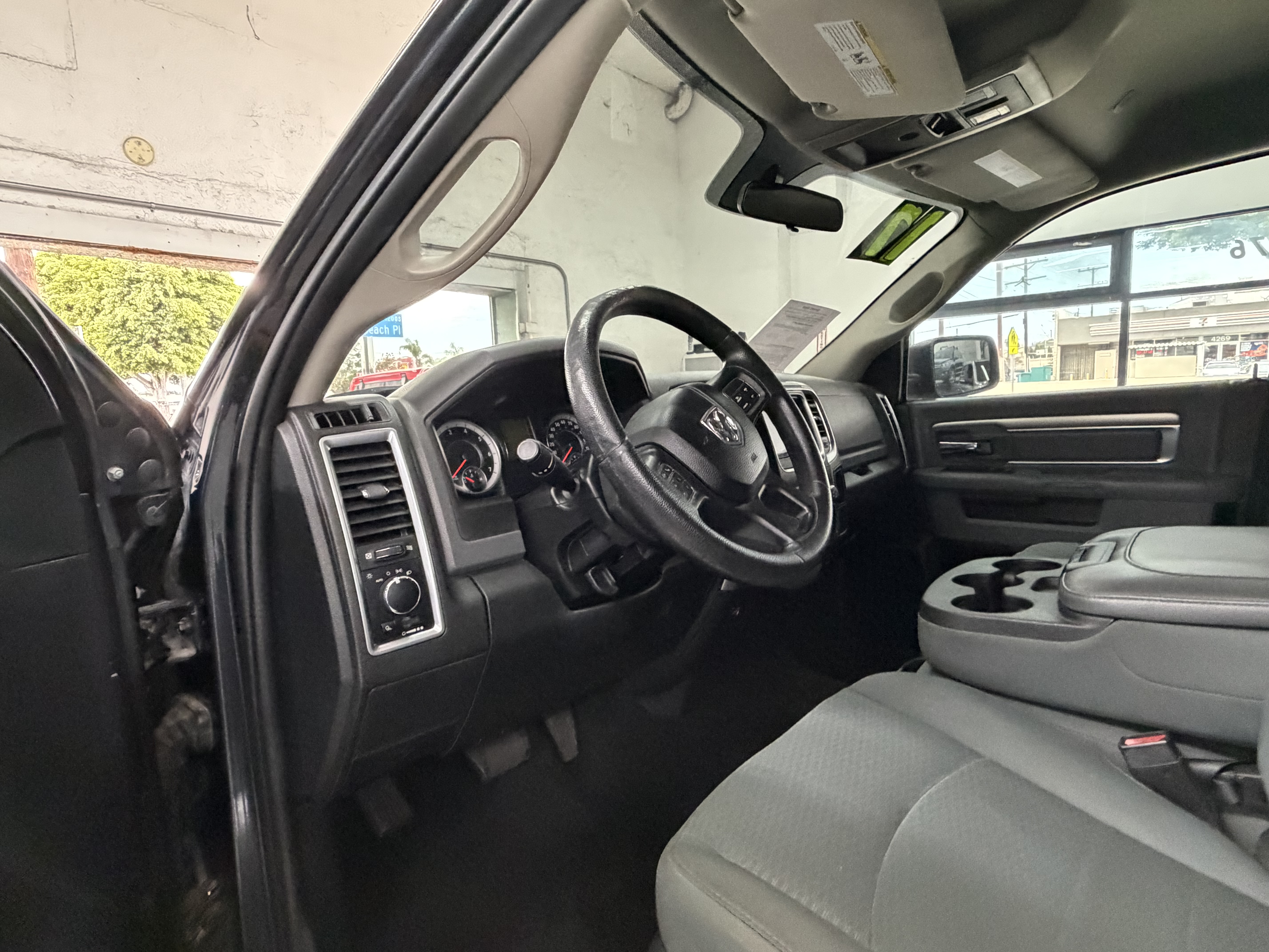 Used 2017 RAM 2500 4x4 Crew Cab SLT image 7