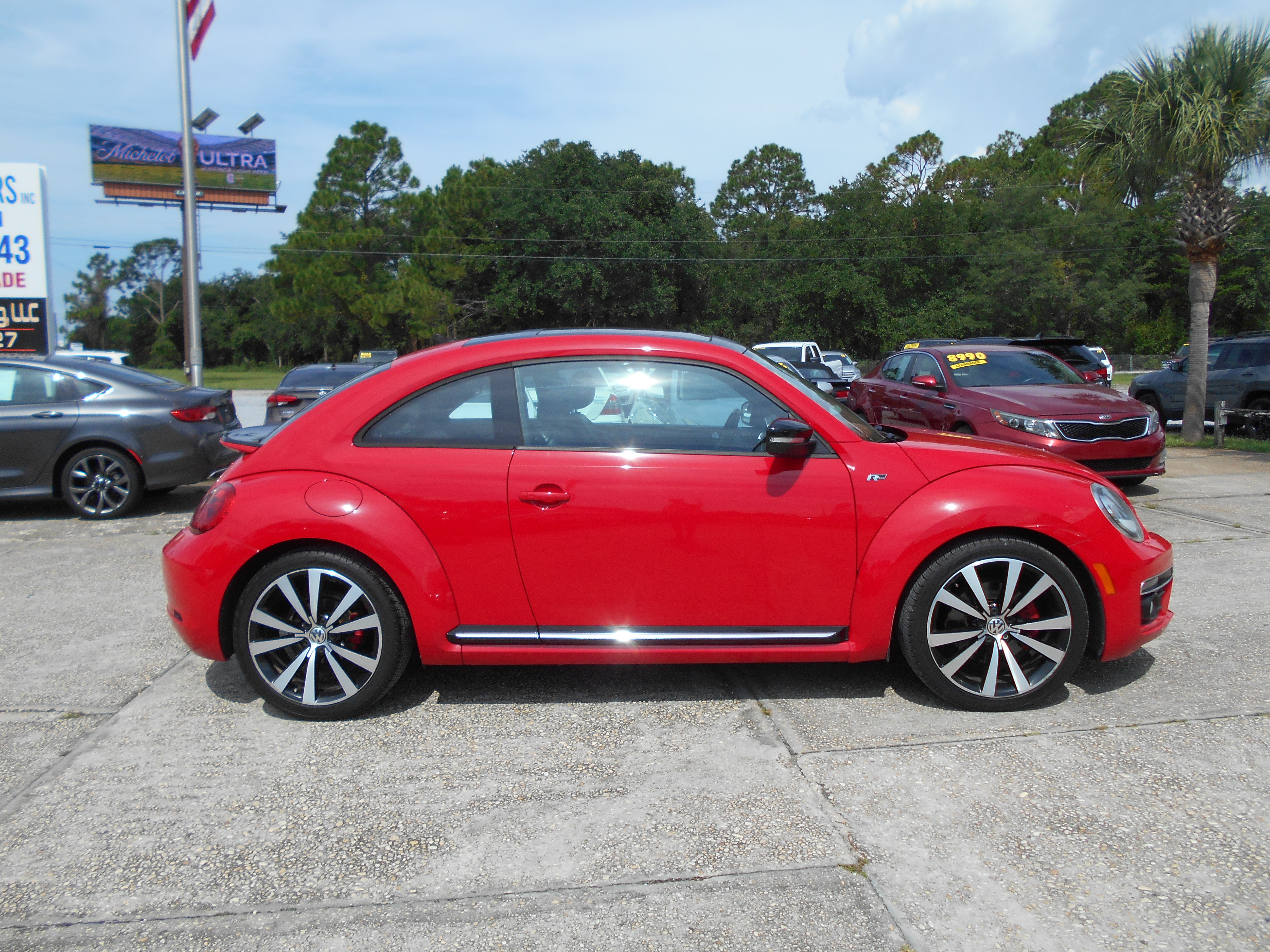 Used 2013 Volkswagen Beetle Turbo Coupe FWD image 1