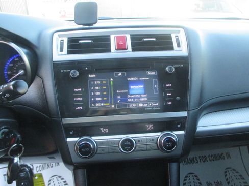 Used 2017 Subaru Outback 2.5i Premium image 6