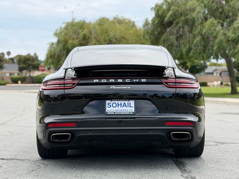 Used 2018 Porsche Panamera 4 image 5