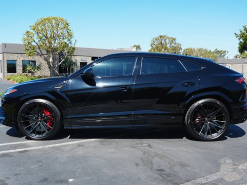 Used 2020 Lamborghini Urus image 10