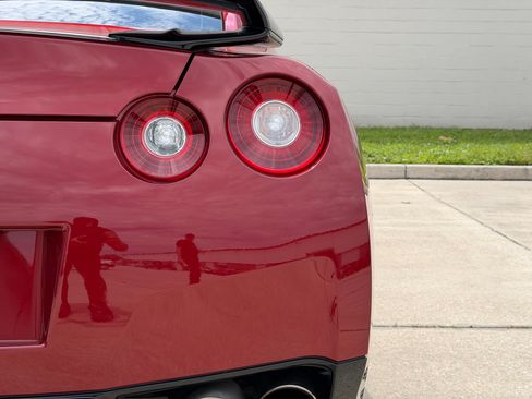 Used 2015 Nissan GT-R Premium AWD/4WD image 25