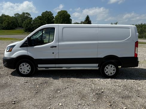 Used 2024 Ford Transit 250 Low Roof RWD image 6
