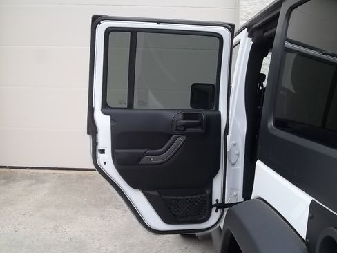 Used 2017 Jeep Wrangler 4WD Unlimited Sport image 19