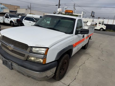 Used 2003 Chevrolet Silverado 2500 2WD Regular Cab image 1