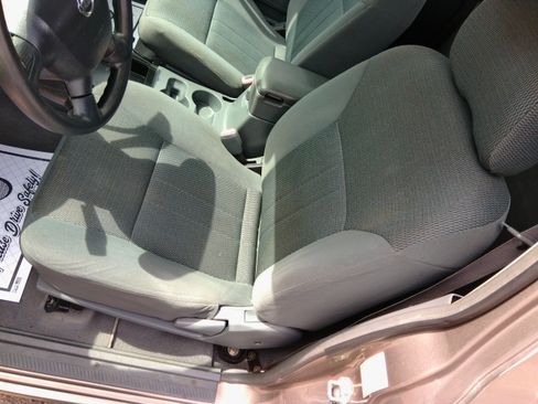 Used 2004 Nissan Frontier XE image 24