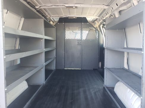 Used 2020 GMC Savana 2500 image 8