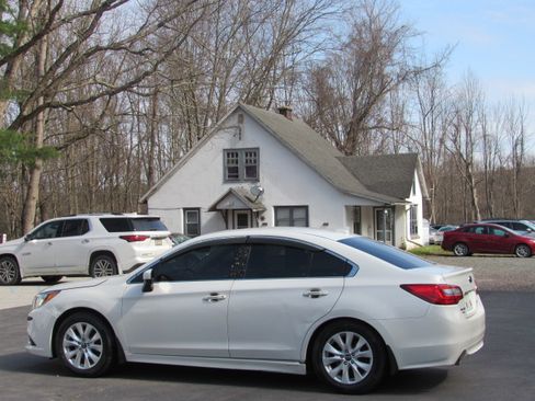 Used 2016 Subaru Legacy 2.5i Premium image 5