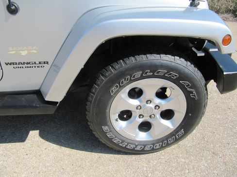 Used 2008 Jeep Wrangler Unlimited Sahara image 4