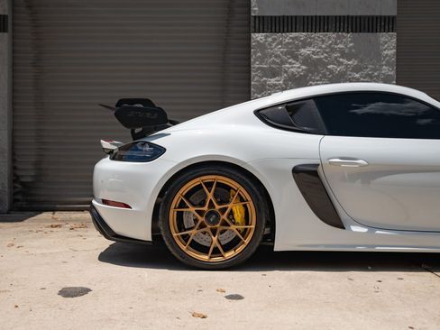 Used 2023 Porsche 718 Cayman GT4 RS RWD image 18