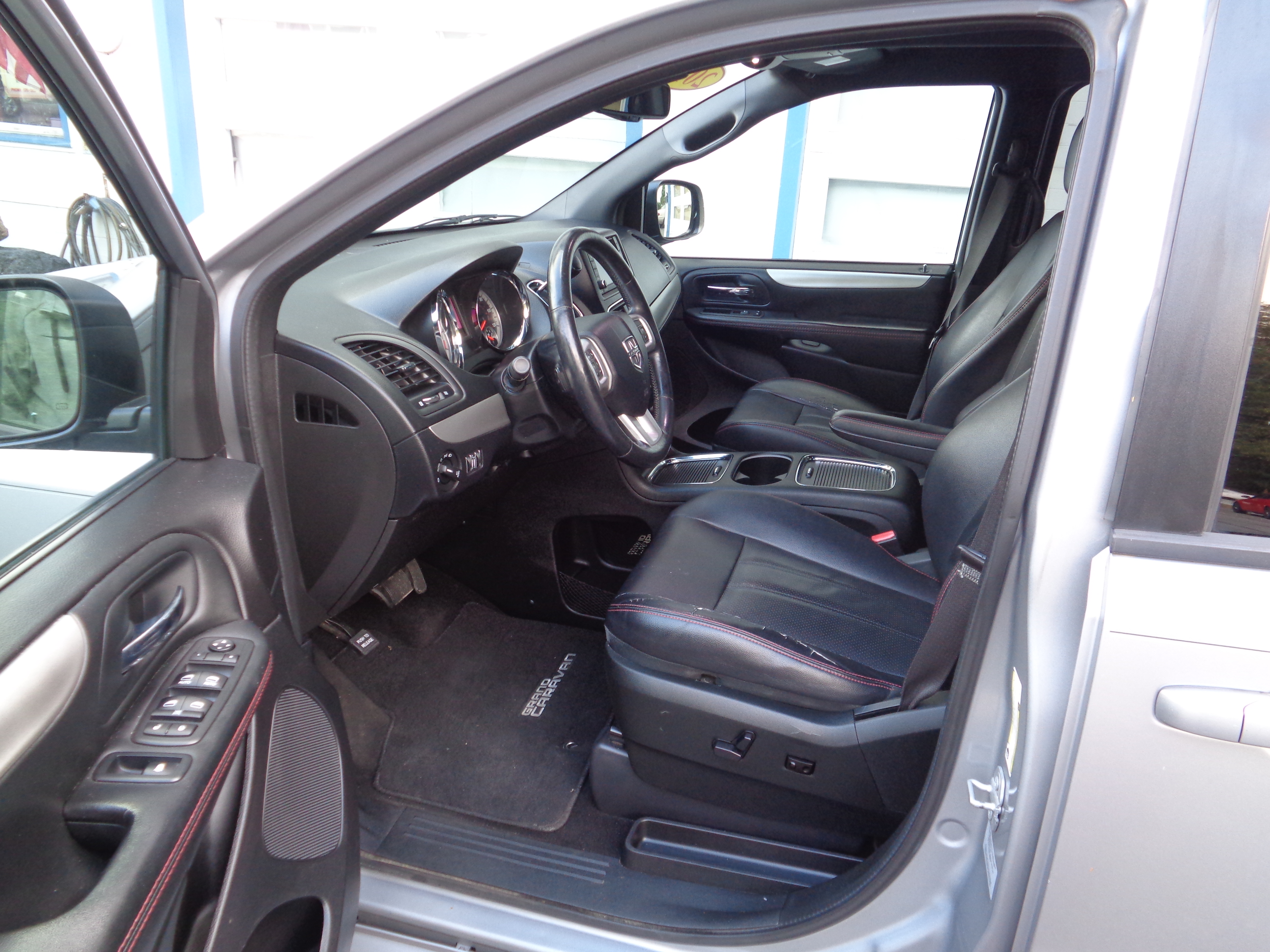 Used 2017 Dodge Grand Caravan GT FWD image 4