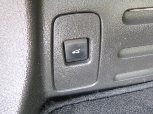 Used 2013 Lincoln MKX Reserve image 22