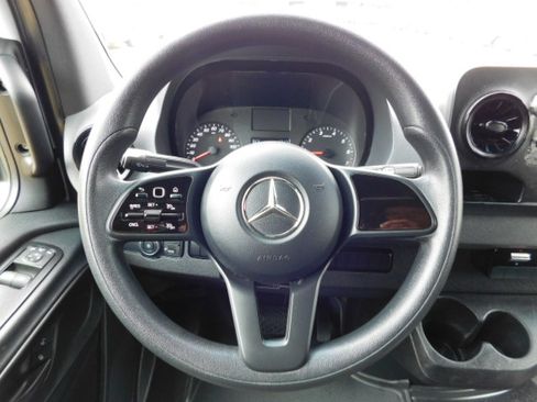 Used 2021 Mercedes-Benz Sprinter 2500 170 Cargo image 10