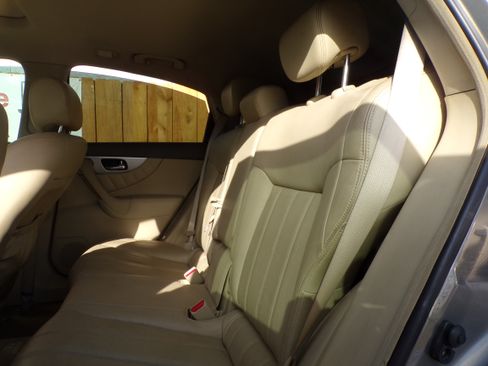 Used 2014 INFINITI QX70 image 7