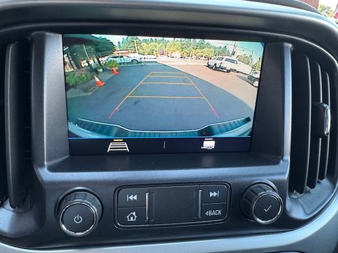 Used 2022 Chevrolet Colorado LT image 11