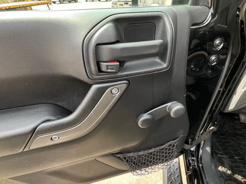 Used 2016 Jeep Wrangler Sport image 10