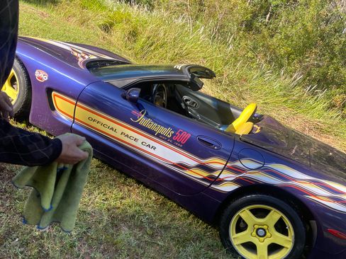 Used 1998 Chevrolet Corvette image 3